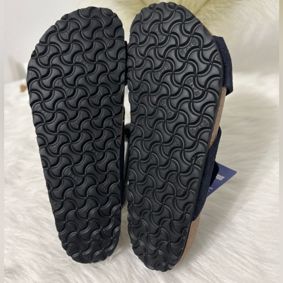 BIRKENSTOCK WOMEN'S LUGANO MIDNIGHT
Regular price Size 43 - Picture 7 of 7